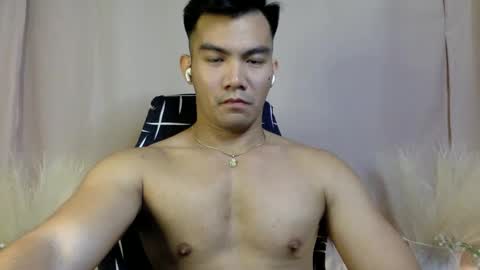 Snapshot of 000batman000 chatting on 12.12.24 Bruce online show from 12.12.24