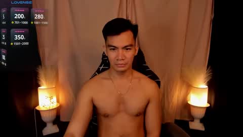 Snapshot of 000batman000 chatting on 02.06.25 Bruce online show from 02.06.25