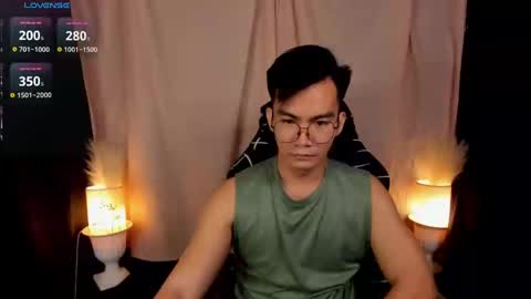 Snapshot of 000batman000 chatting on 02.13.25 Bruce online show from 02.13.25