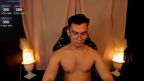 Snapshot of 000batman000 chatting on 02.19.25 Bruce online show from 02.19.25