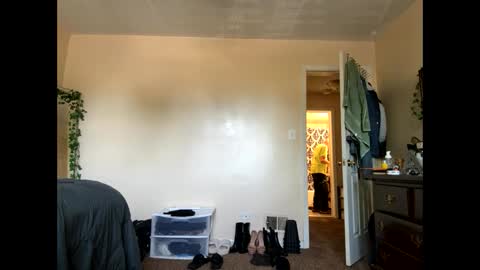 Snapshot of 000cloud9000 chatting on 04.10.26 Cloud9 online show from 04.10.26