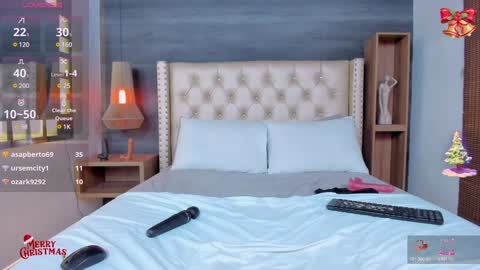 Snapshot of 01victoria chatting on 12.12.24 01victoria online show from 12.12.24