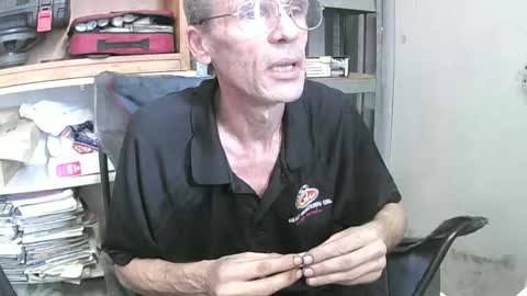 Snapshot of 04oldskool chatting on 12.04.24 04oldskool online show from 12.04.24