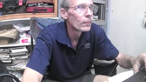 Snapshot of 04oldskool chatting on 12.16.24 04oldskool online show from 12.16.24