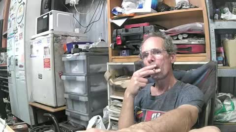 Snapshot of 04oldskool chatting on 01.12.25 04oldskool online show from 01.12.25