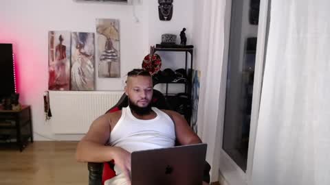 Snapshot of 0_kingsley chatting on 04.24.26 Kingsley online show from 04.24.26