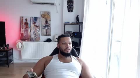 Snapshot of 0_kingsley chatting on 04.30.26 Kingsley online show from 04.30.26