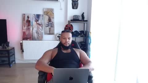 Snapshot of 0_kingsley chatting on 05.05.26 Kingsley online show from 05.05.26