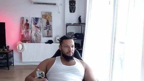 Snapshot of 0_kingsley chatting on 05.14.26 Kingsley online show from 05.14.26
