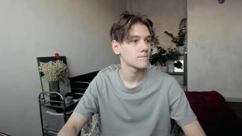 Snapshot of 0verlandd chatting on 11.06.25 Adam online show from 11.06.25