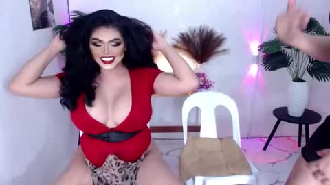 Snapshot of 10incheskinkynastytrans chatting on 02.25.26 Sasha Banks online show from 02.25.26