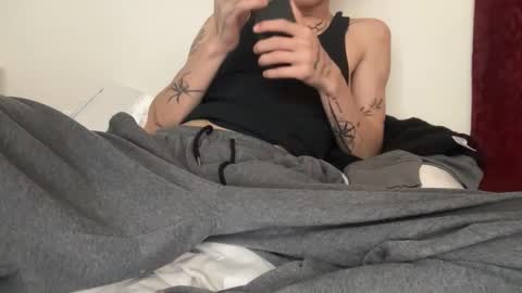 Snapshot of 10incock18 chatting on 12.02.25 10incock18 online show from 12.02.25