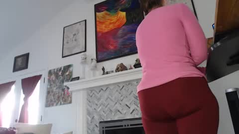 Aurora Willows online show from 02.01.25