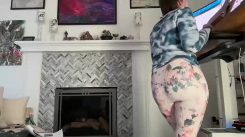 Aurora Willows online show from 02.27.25