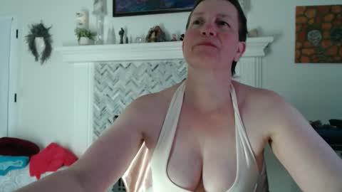 Aurora Willows online show from 04.10.26