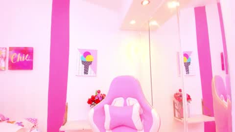 Scarlette  online show from 12.17.24