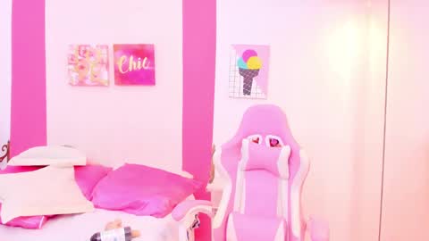 Scarlette  online show from 01.04.25