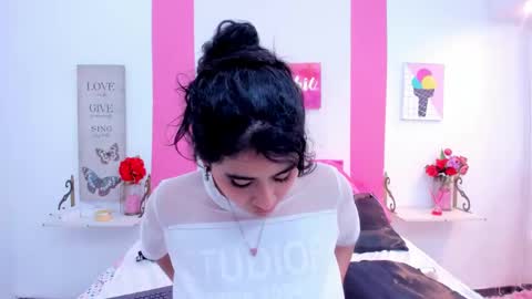 Scarlette  online show from 02.05.25