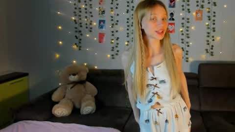 Kira online show from 03.18.26