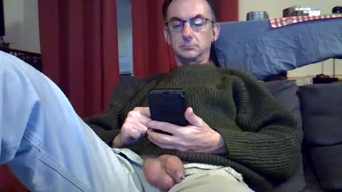 Snapshot of 18remy45 chatting on 12.08.24 18remy45 online show from 12.08.24