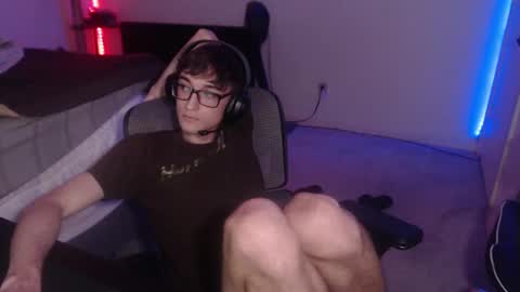 Snapshot of 18yrboyhot chatting on 09.14.25 19yrboyhot online show from 09.14.25