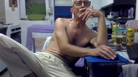 Snapshot of 1973man chatting on 06.22.26 1973man online show from 06.22.26