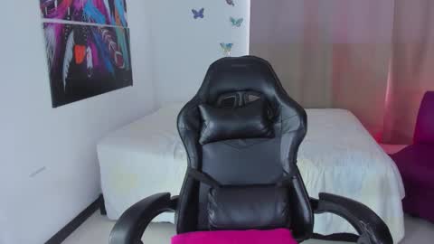 stef read my description online show from 02.28.26