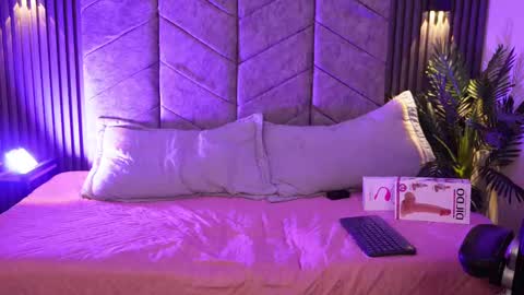 anya online show from 09.13.25