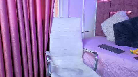 anya online show from 11.13.25