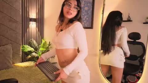 anya online show from 11.28.25