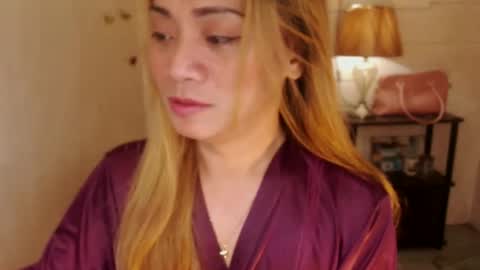 Snapshot of 1bigsurprise4you chatting on 01.06.25 angel online show from 01.06.25