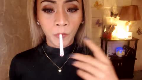 Snapshot of 1bigsurprise4you chatting on 11.22.25 angel online show from 11.22.25