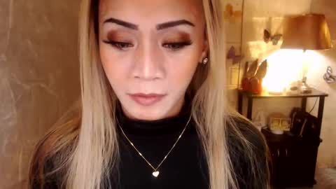 Snapshot of 1bigsurprise4you chatting on 12.02.25 angel online show from 12.02.25