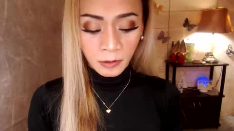 Snapshot of 1bigsurprise4you chatting on 12.18.25 angel online show from 12.18.25