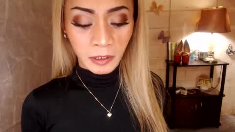 Snapshot of 1bigsurprise4you chatting on 01.12.26 angel online show from 01.12.26