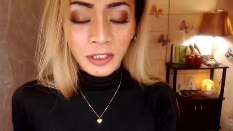 Snapshot of 1bigsurprise4you chatting on 02.11.26 angel online show from 02.11.26