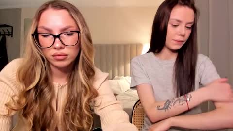 Lily 3 online show from 03.23.26