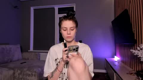 Lily 3 online show from 04.28.26