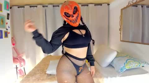Snapshot of 1laiaa1 chatting on 10.19.25 laiaa rivas online show from 10.19.25