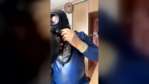 Snapshot of 1latruber chatting on 05.05.26 latex and gasmask online show from 05.05.26
