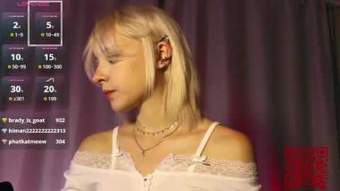 Snapshot of 1little_cherry chatting on 07.12.26 Mia online show from 07.12.26
