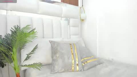 Maddy  online show from 12.21.25