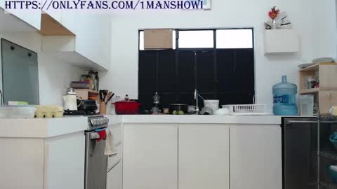 Snapshot of 1manshow11 chatting on 02.01.25 1manshow11 online show from 02.01.25