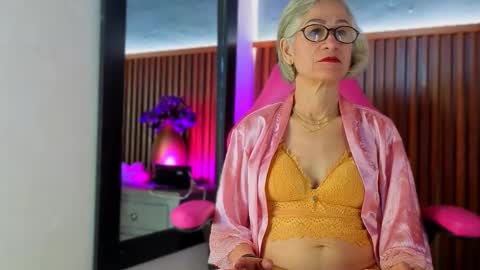 Miss Monserrate online show from 03.28.26