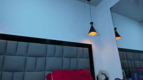 Snapshot of 1naughty_milf chatting on 01.21.25 Luisa online show from 01.21.25