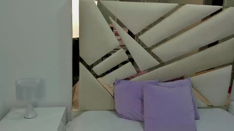 Snapshot of 1naughty_milf chatting on 03.11.25 Luisa online show from 03.11.25