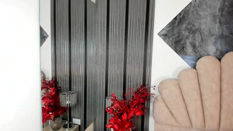 Snapshot of 1naughty_milf chatting on 01.12.26 Luisa online show from 01.12.26