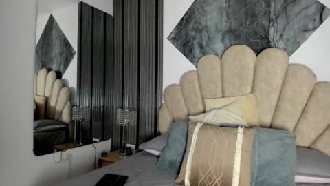 Snapshot of 1naughty_milf chatting on 03.03.26 Luisa online show from 03.03.26