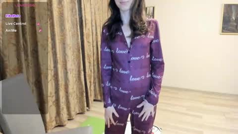 Snapshot of 1nwardly_beauty chatting on 05.18.26 molly online show from 05.18.26