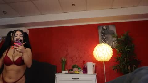 Snapshot of 1rosell chatting on 07.14.26 GLORYA online show from 07.14.26